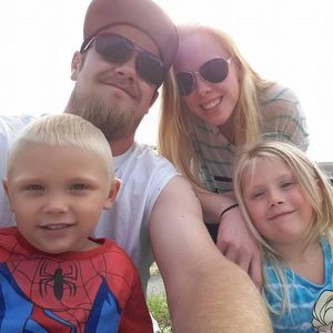 Meet your Posher, Adara